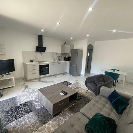Bel Appartement Avec Parking Cabannes Extérieur photo
