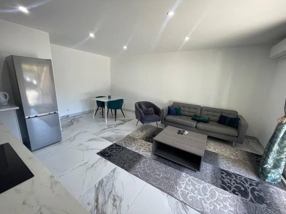 Bel Appartement Avec Parking Cabannes Extérieur photo